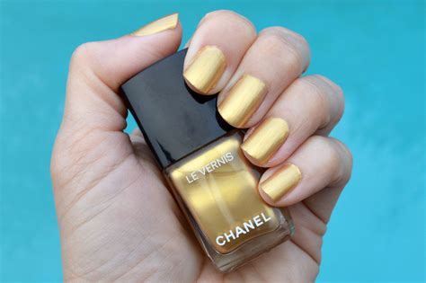 chanel chaine or vernis|Chanel longwear nail color.